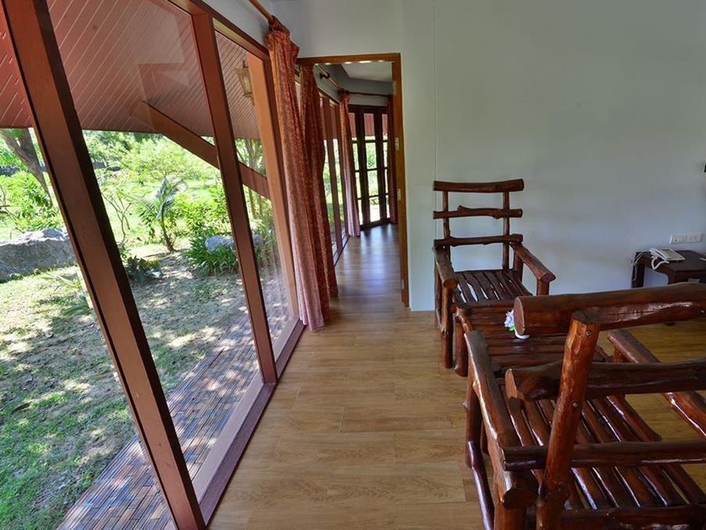 Alongkot Beach Resort Khanom