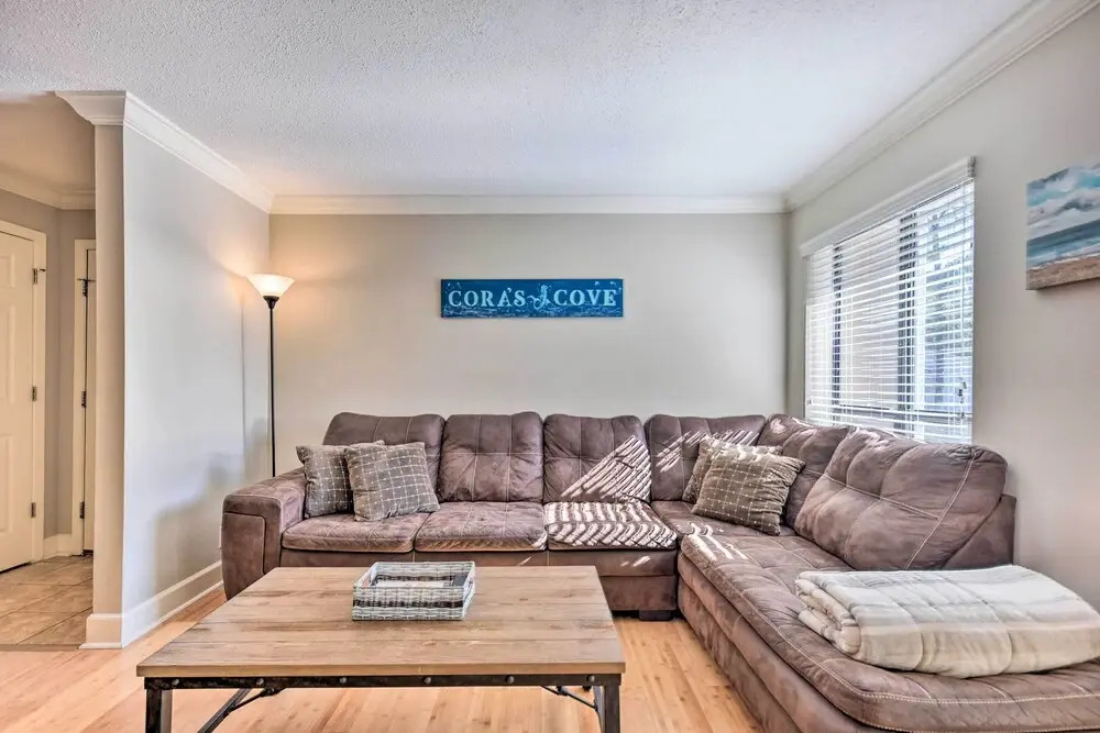 St Simons Island Condo Getaway: 2 Mi to Beach