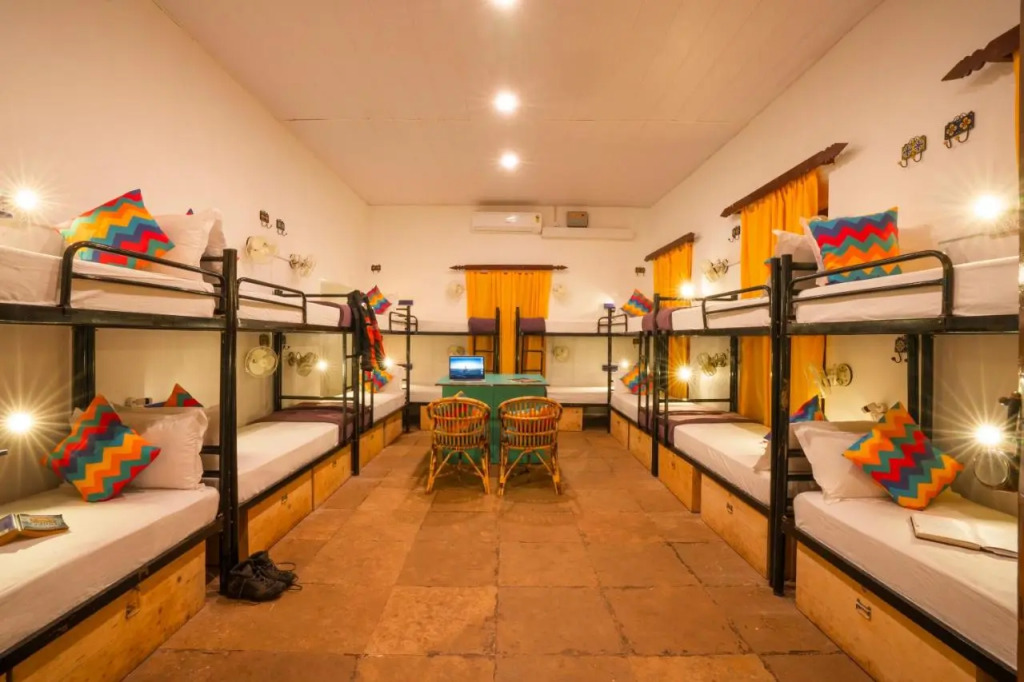 Gostops Goa, Calangute - Rooms & Dorms