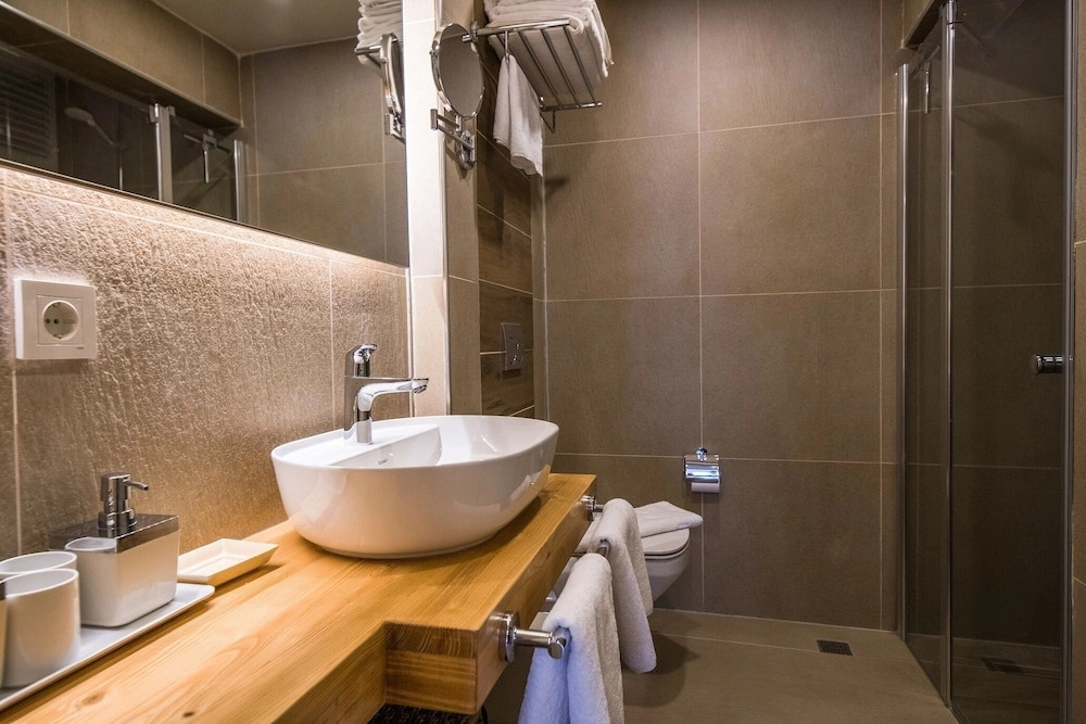 KALAMAKİ FLATS