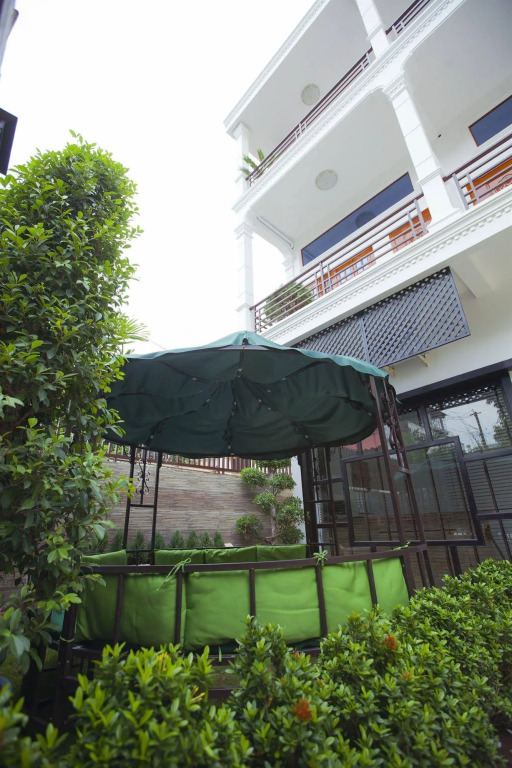 Homefeel CS Hotel