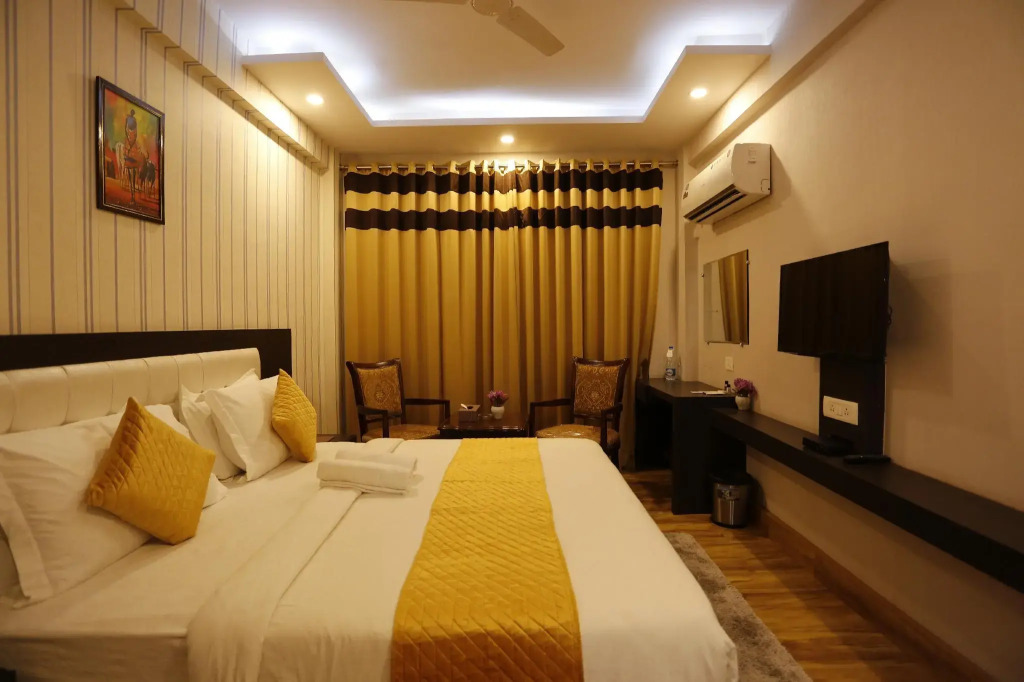 Paradise Ganga - A River Side Hotel