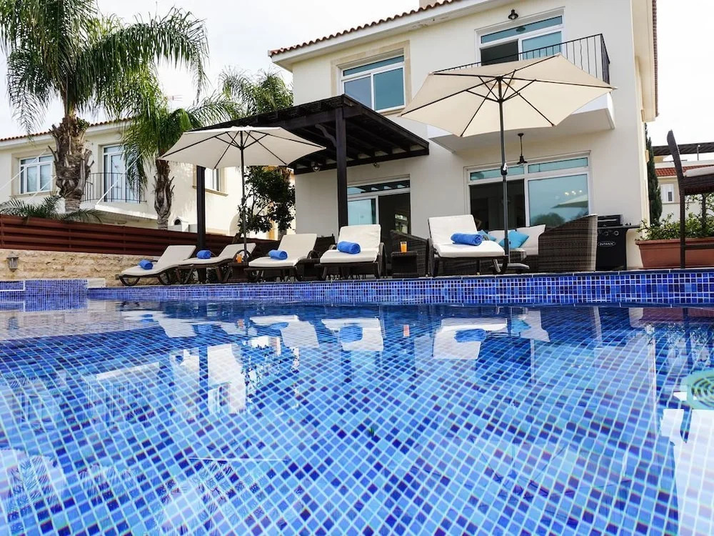 Beach Front Bella Vista by Ezoria Villas