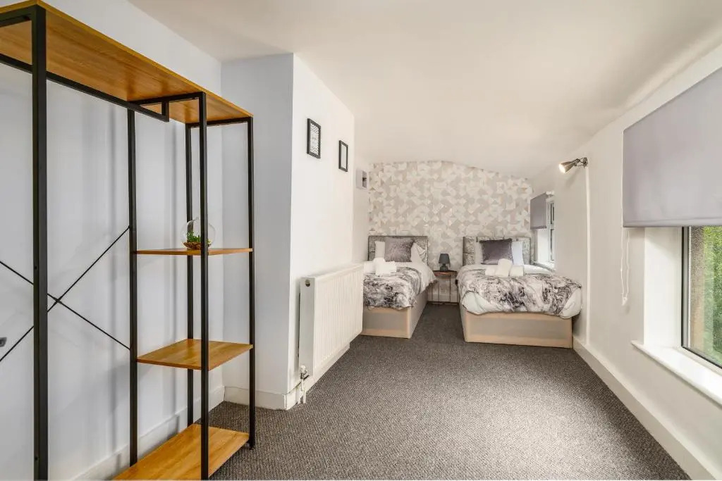 CONTRACTORS & Families - Central Location - Garden & Free Parking by ComfyWorkers