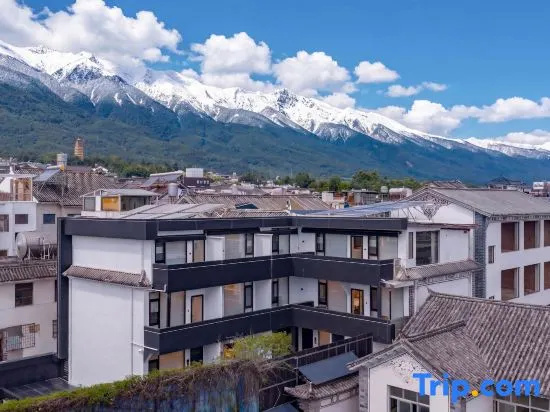 Sea Beneath the Hills Homestay