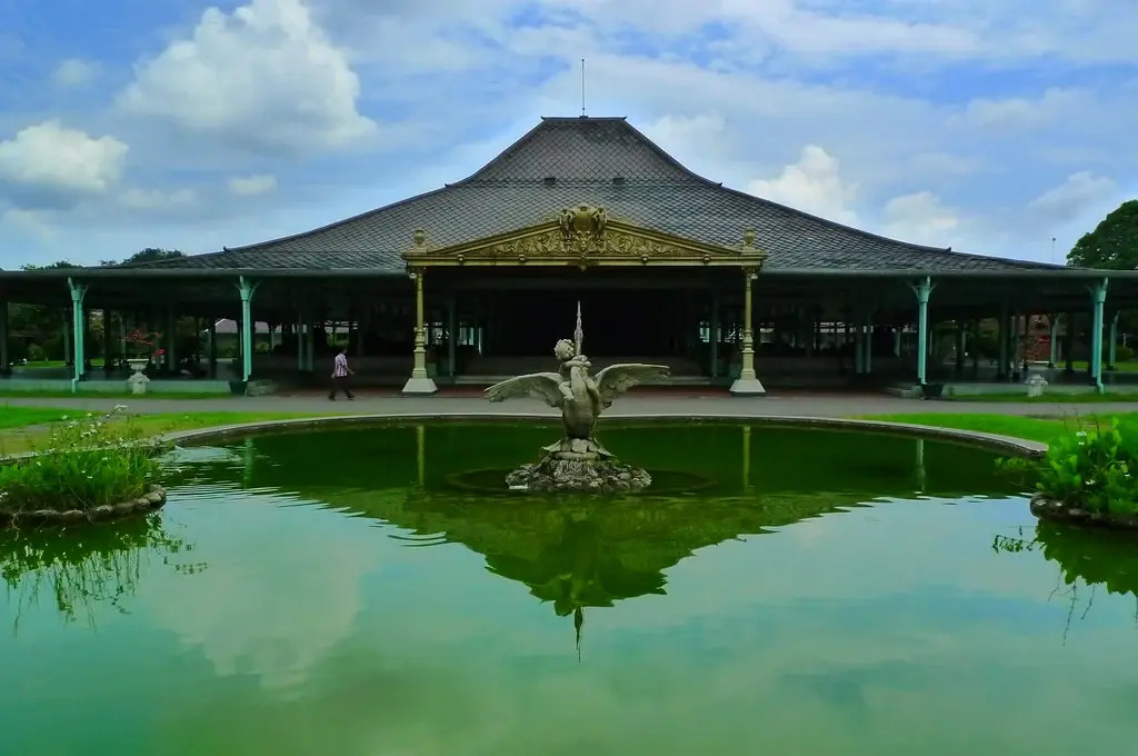 Grass Inn Hotel