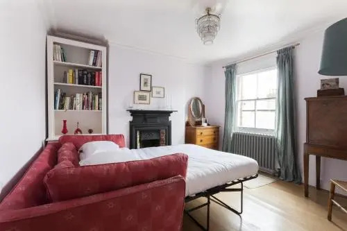 York Rise by Onefinestay