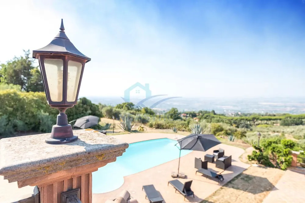 New Refined Villa Rayskaya In Monte Compatri