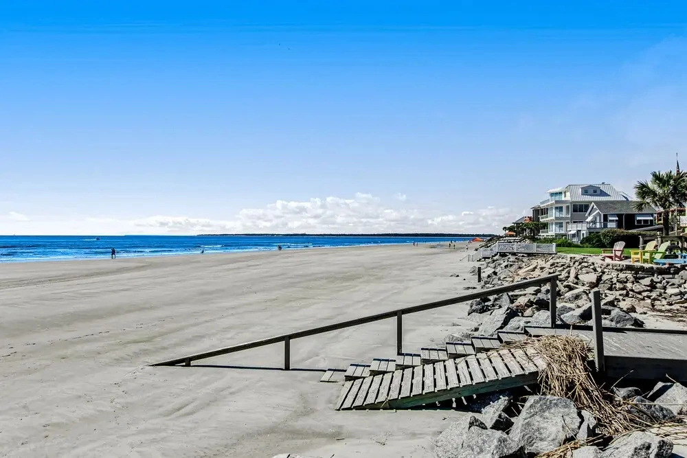 Charming Getaway w/ a Kitchenette & Free Wifi - Walk to the Beach