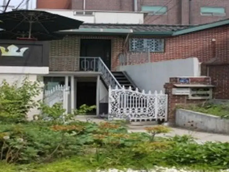 Golden Pond Guest House