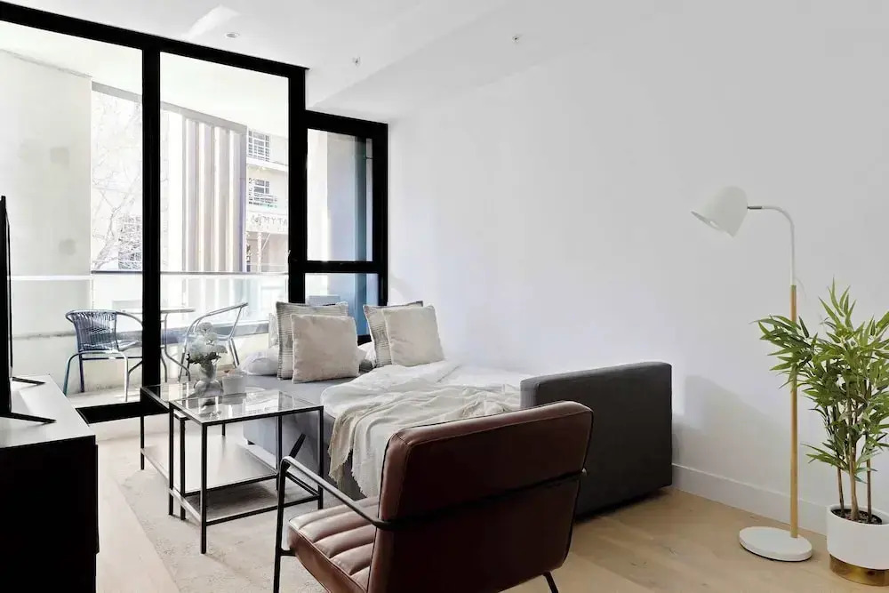 A Cozy 2BR Apt Right on Buzzing Chapel Street