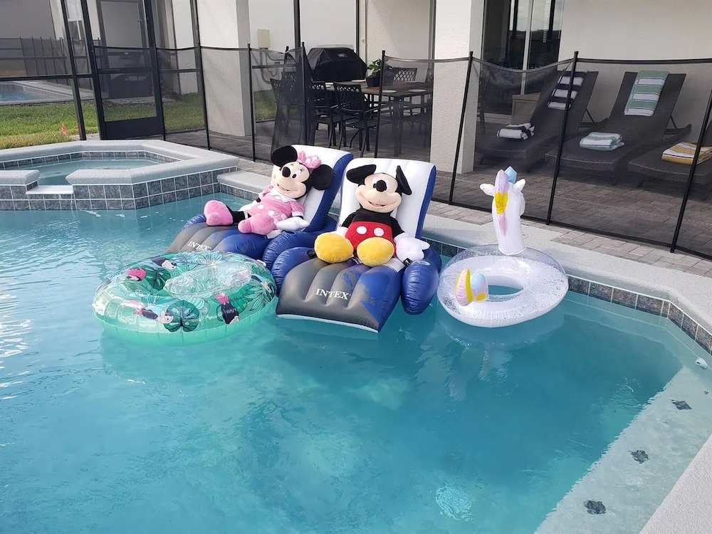Windsor Island 7br, Free Pool Heat, 5min Walk To L