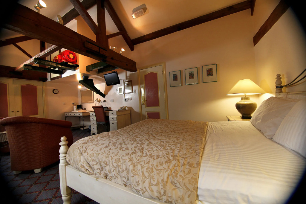 Donington Park Farmhouse Hotel