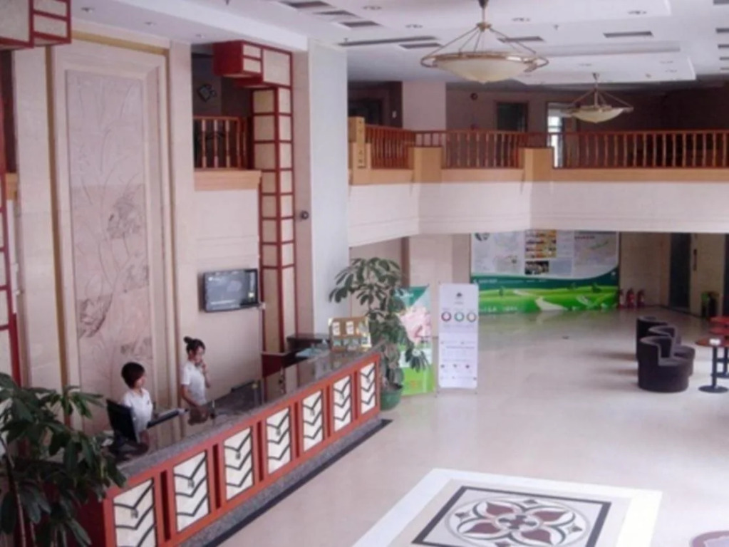 GreenTree Inn Guangdong Shenzhen Buji Long Dragon Express Hotel