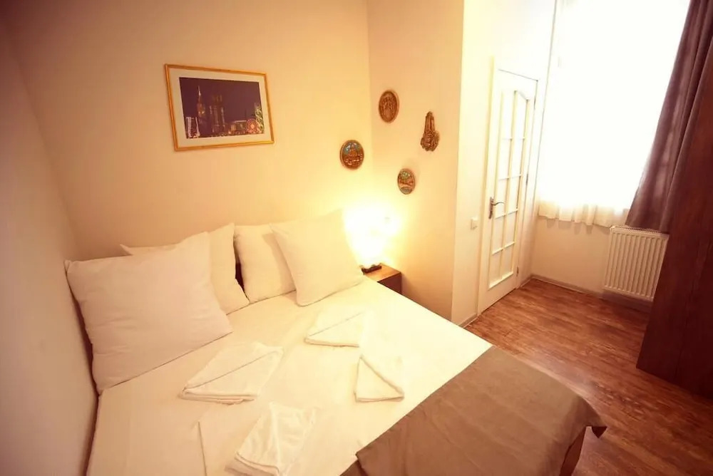 Hosthub Apartment Room 38