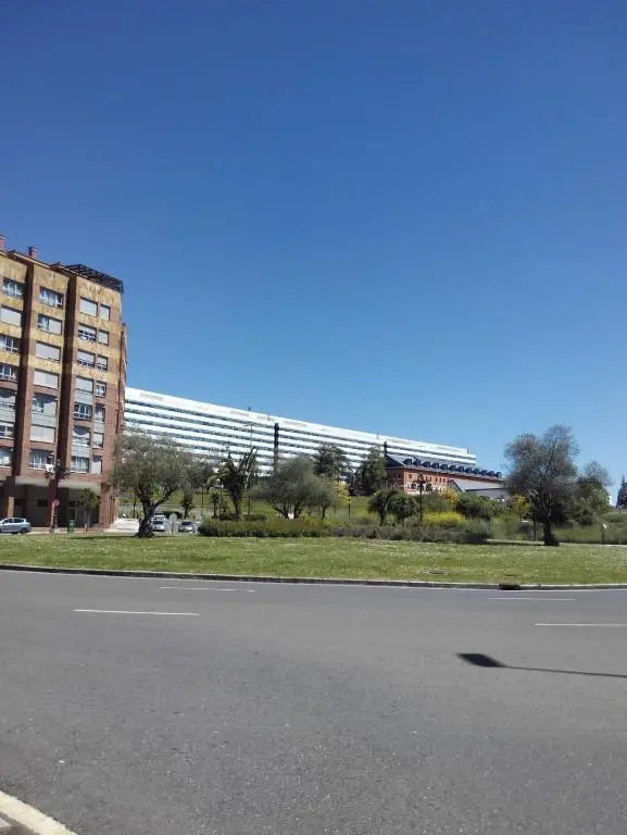 Apartamento Mota-2 Huca-Los Prados; Parking Y Wifi Gratis