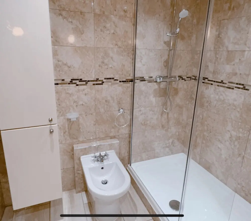 Beautiful 3 Bedroom Apartment in Bournemouth