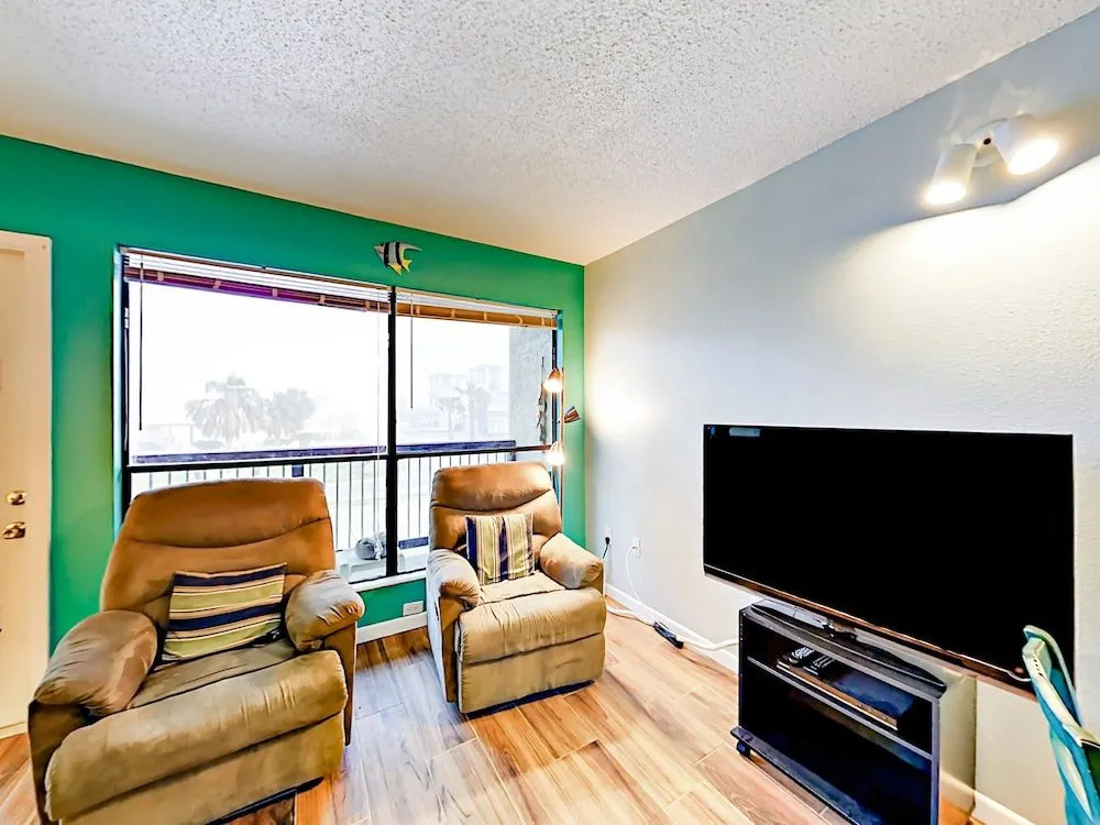 Beachy 1BR 1BA Port Aransas Condo by RedAwning