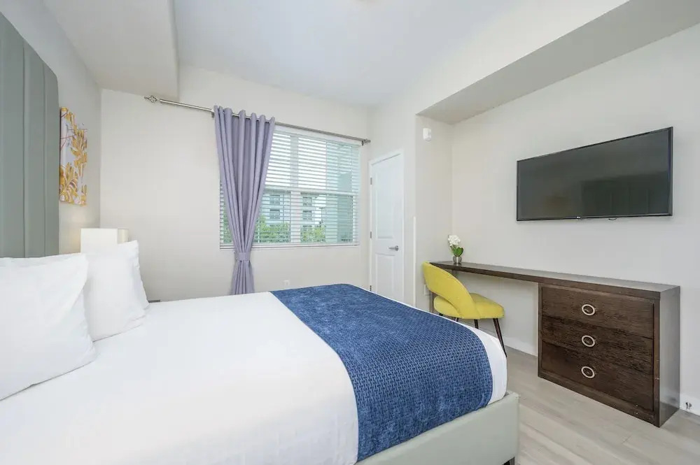 Epic Universe Brand New Modern Vista Cay Reserve Condo - 6005