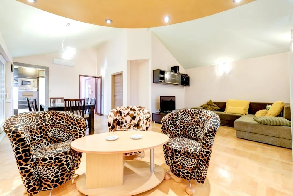 Apartment With one Bedroom in Strozanac, With Wonderful sea View, Terr