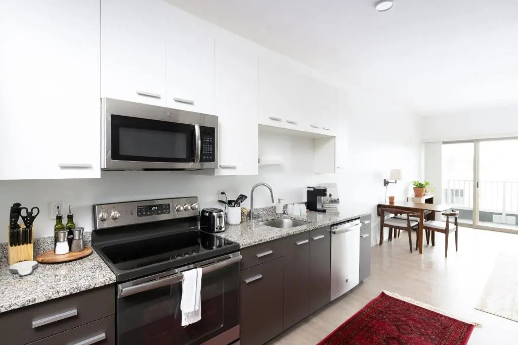 Flexhome Walker's Point 1BR Q1