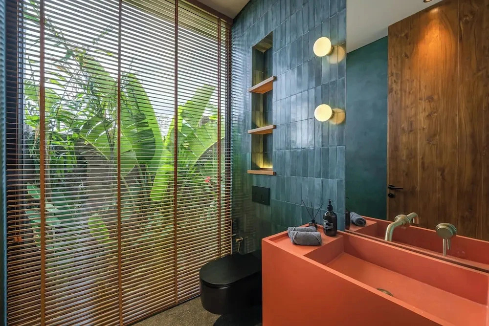 The Line - 5BR Luxury Villa with Cinema & Hot Tub in Umalas