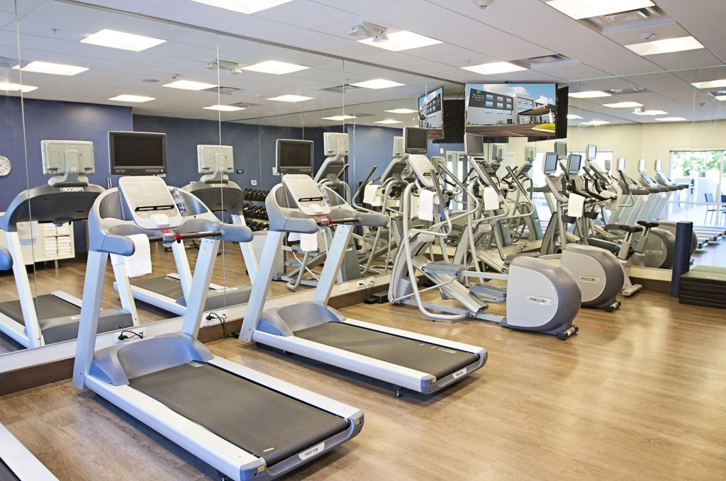 Holiday Inn Express & Suites Greenwood Mall by IHG