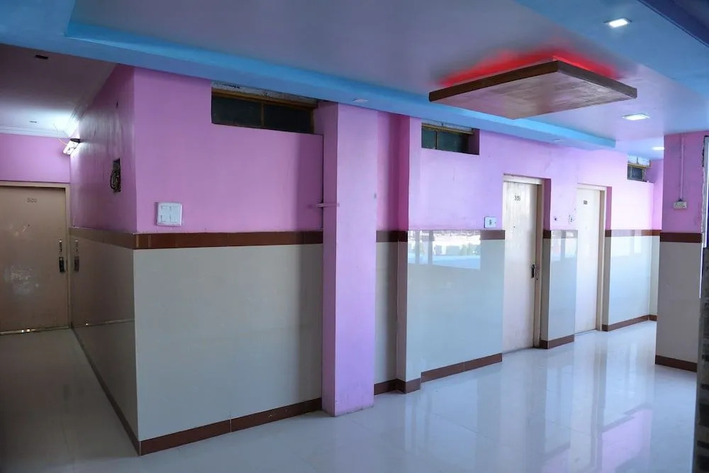 Hotel Ravi Teja
