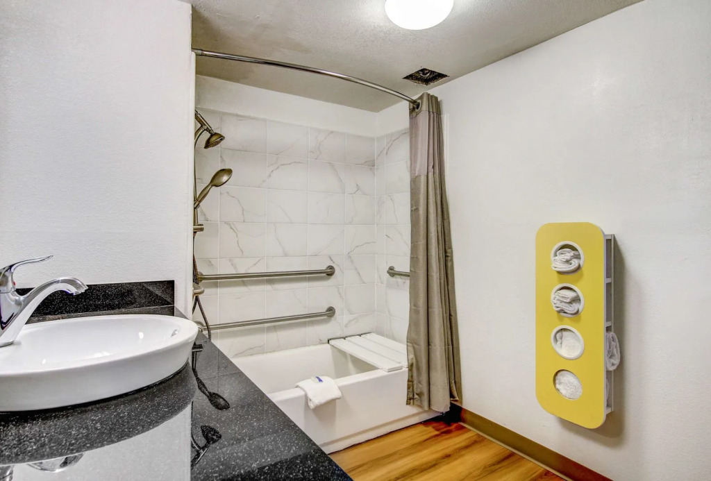 Motel 6 Waco - Lacy Lakeview