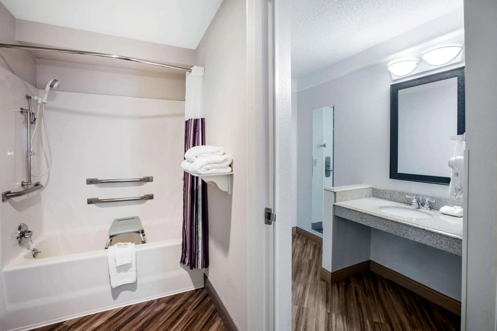 La Quinta by Wyndham Houston Baytown East