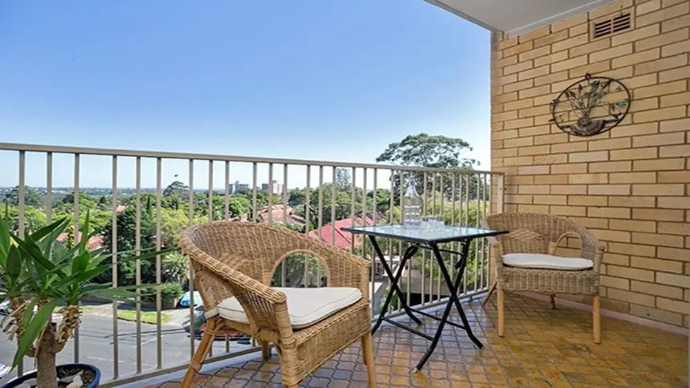 Charming Comfortable and Convenient - MOS72