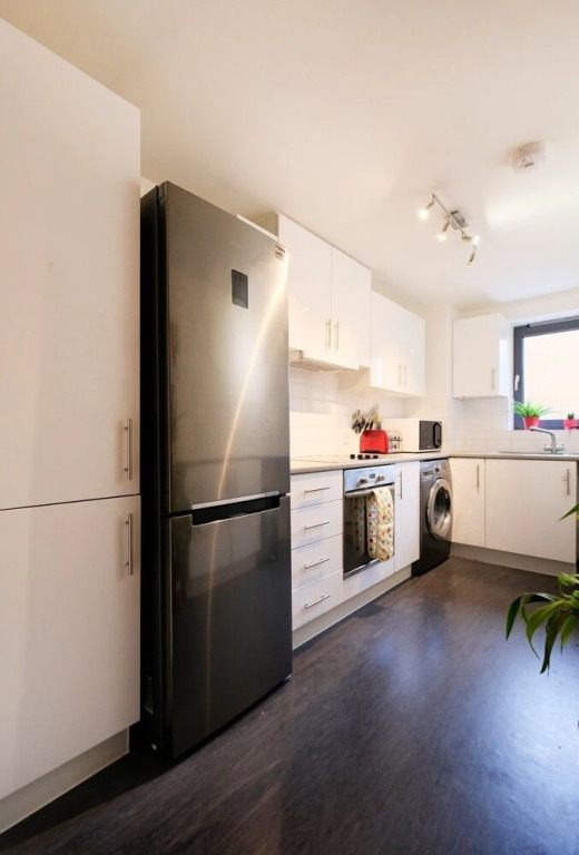 2 Bedroom Flat in Zone 1