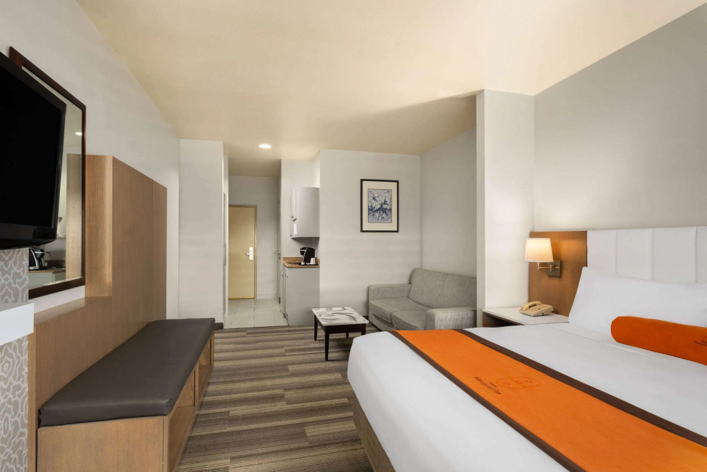 Hotel Marguerite South Anaheim - Garden Grove, Trademark Collection by Wyndham