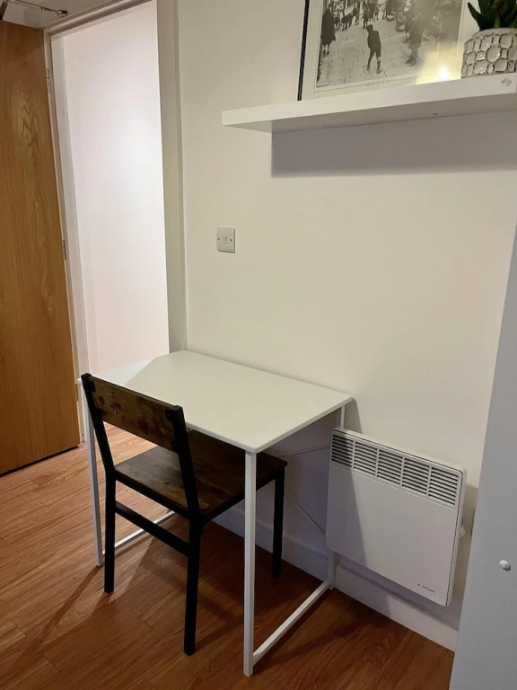 Cosy, Bright and Central Flat for Work and Holiday