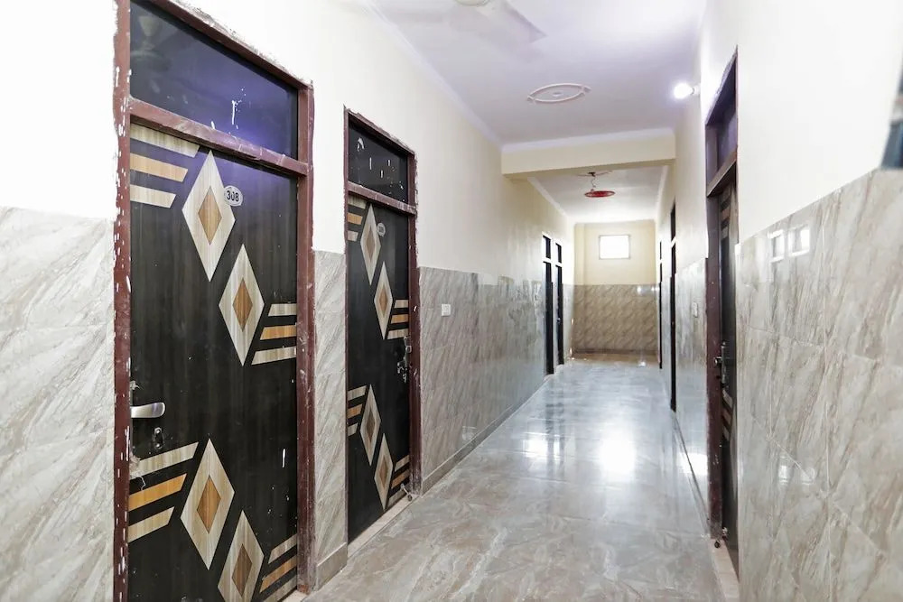 OYO 37246 New Hotel Swastik