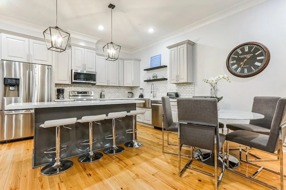 5BR with Pool - Great for Families - Near Everything