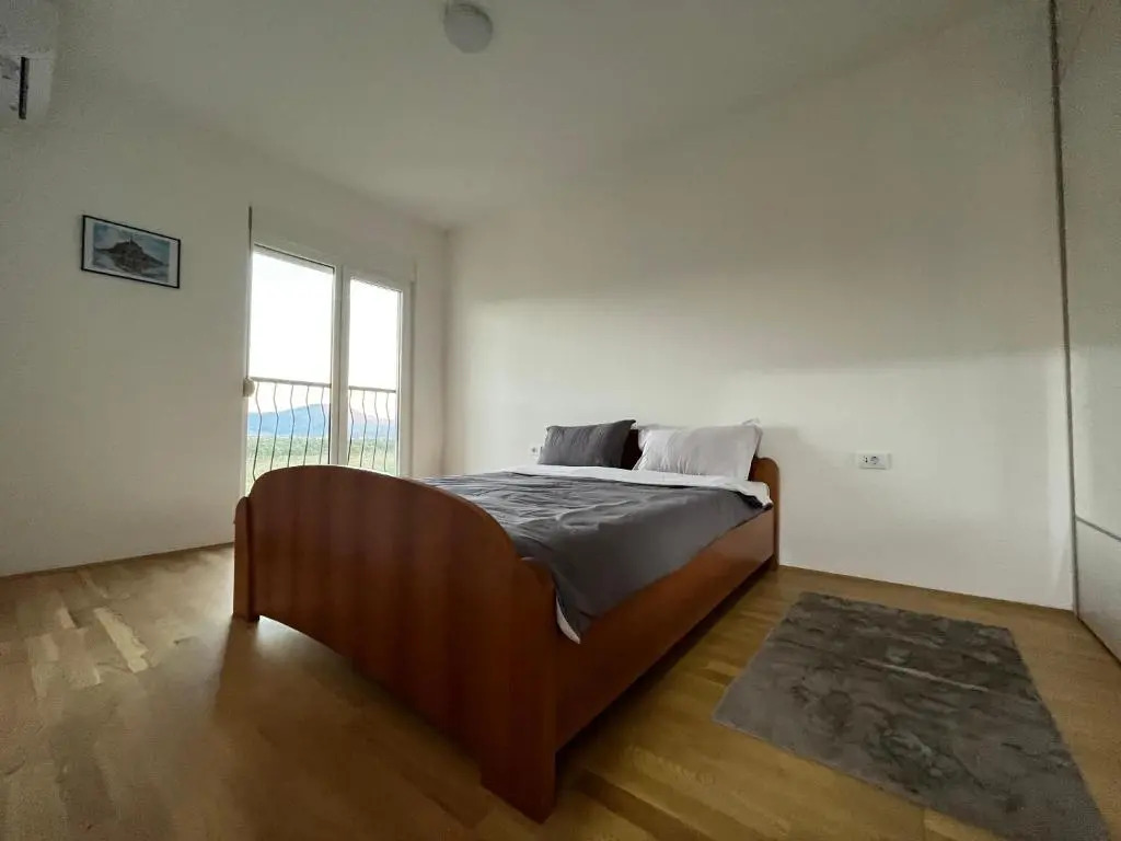 Apartment 79