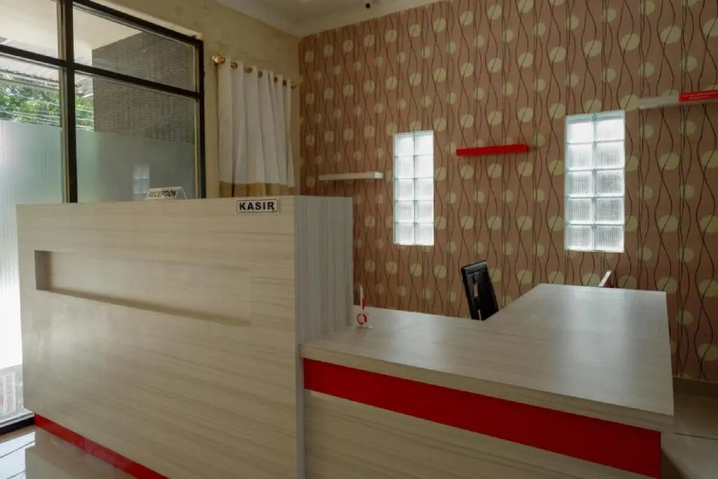 RedDoorz near Millenium Waterpark Palu