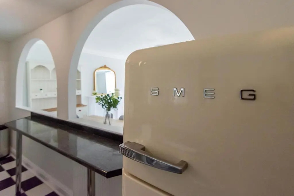 Luxury 2 bedroom Clifton flat with free parking