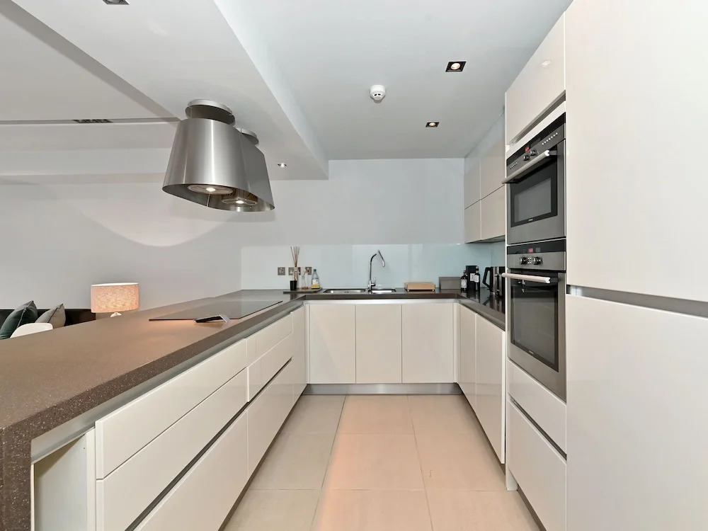 Luxurious Apartment in London Near Hyde Park and Big Ben