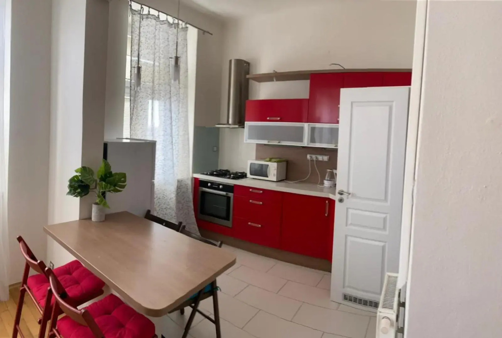 Apartment with parking in the Center - 500m from Hlavní nádraží