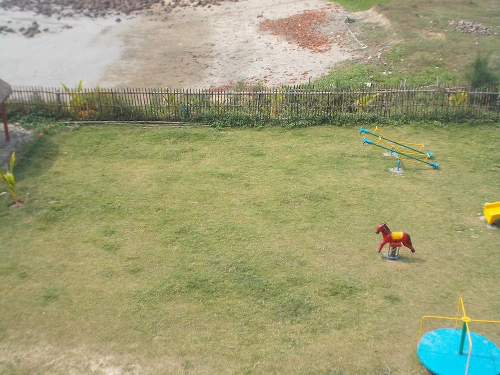 Arya Beach Resort