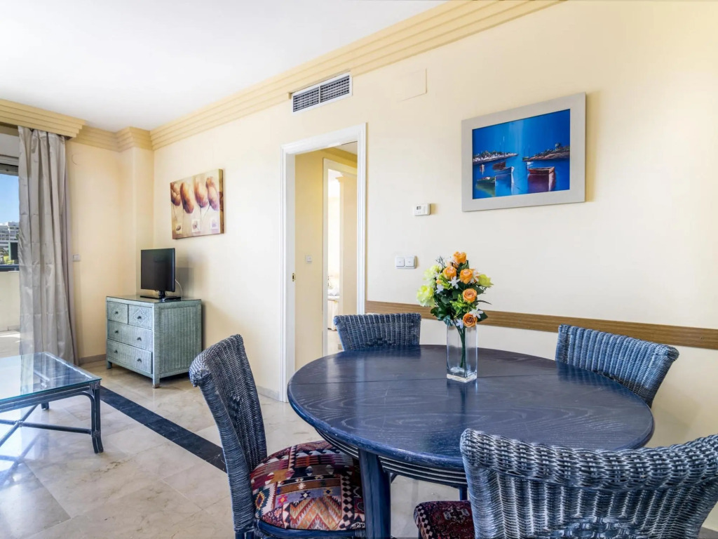 Pet Friendly apartment on the beach 306