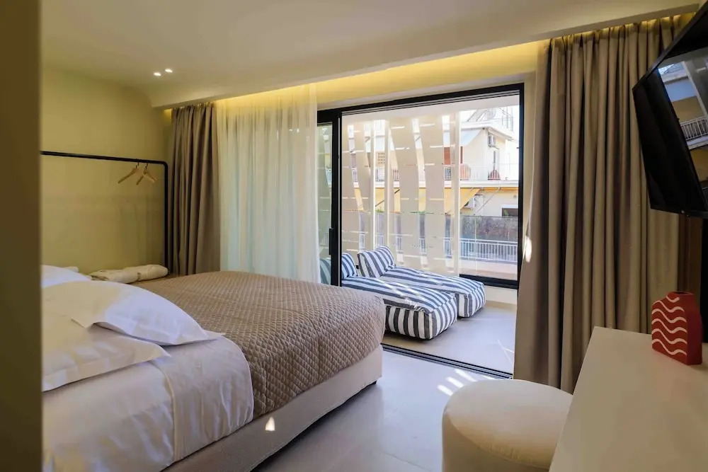 Thea Acropolis Suites & Apartments