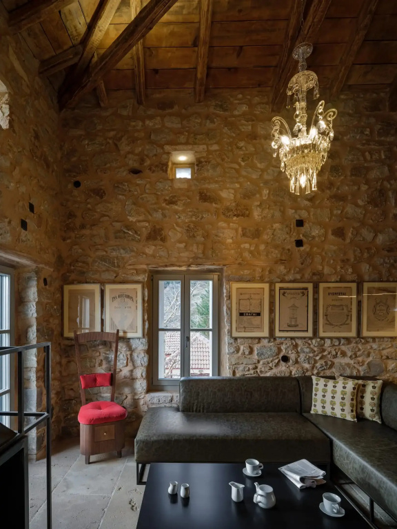 Moreas Peak Lodge