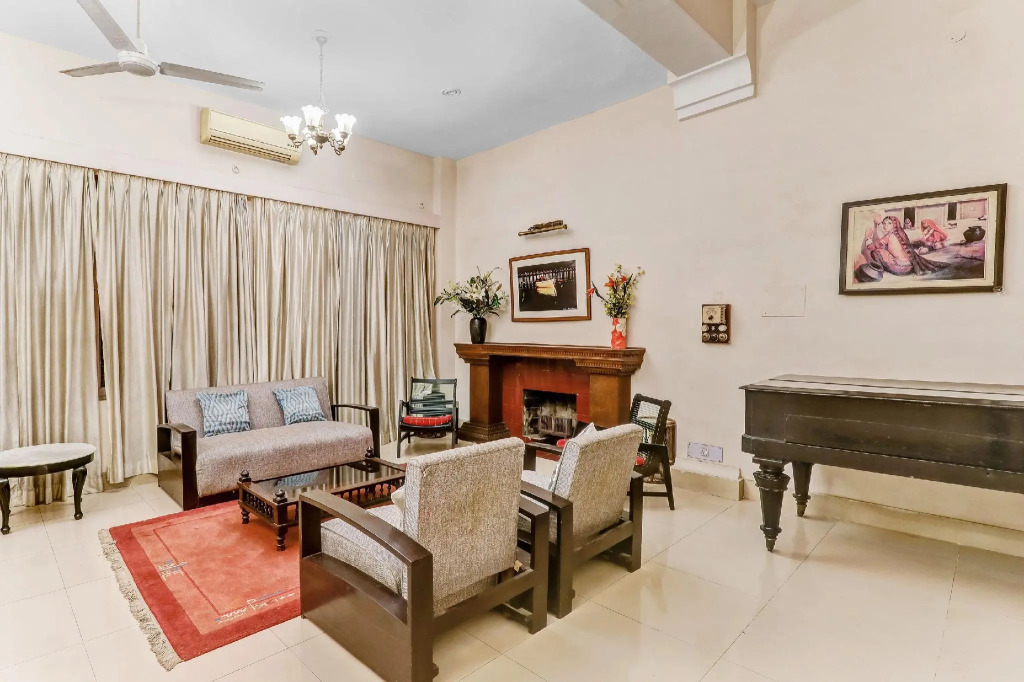 OYO 82551 Lukerganj Villa
