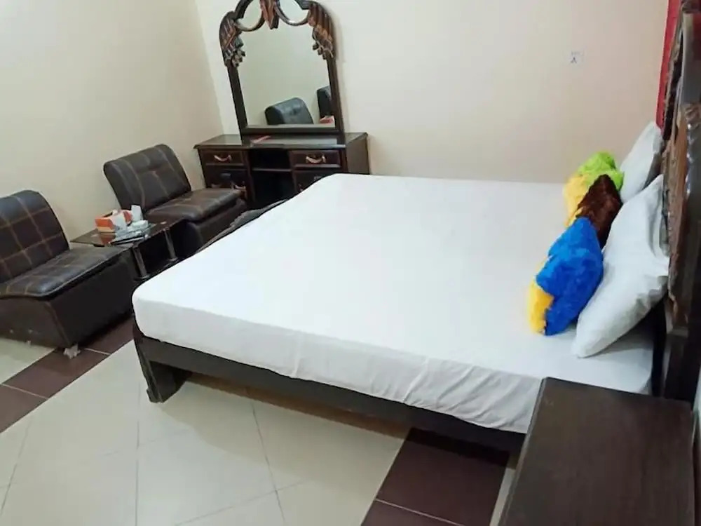 Diamond Luxe Hotel Lahore