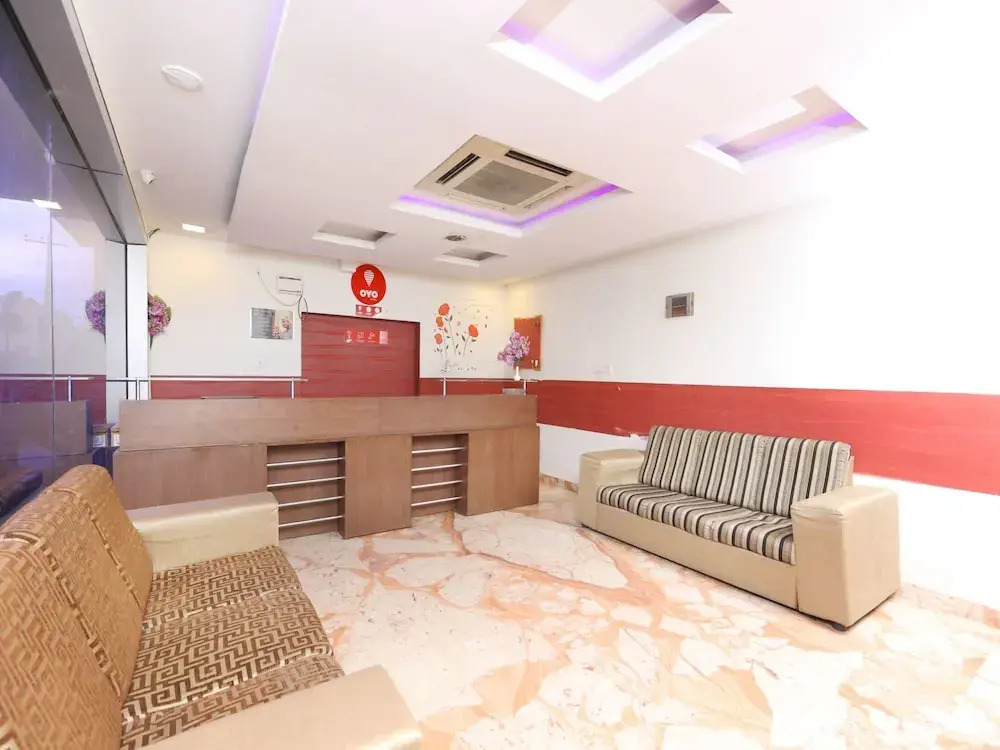 OYO Flagship 559 Velachery Railway Station