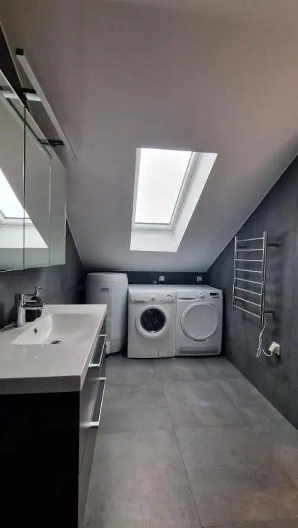 Lovely 2-bedroom loft with panoramic view.