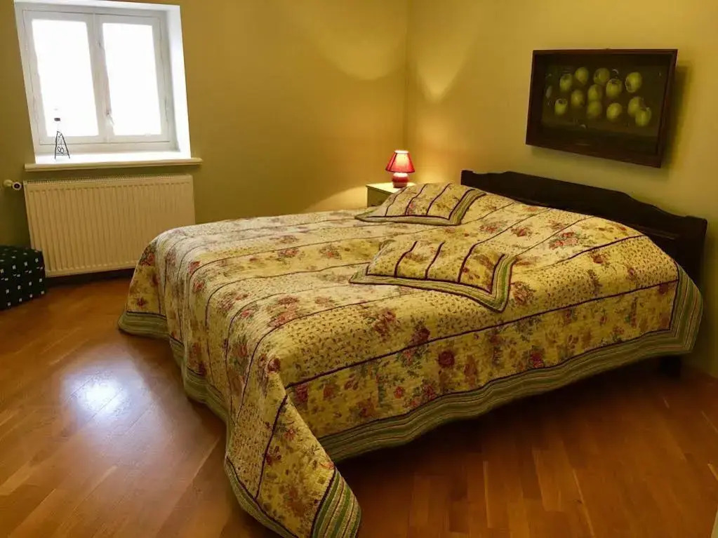 Romeo Family Apartments